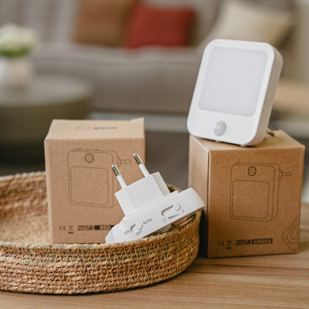 Czerwona lampka nocna z czujnikiem ruchu - LumiRed